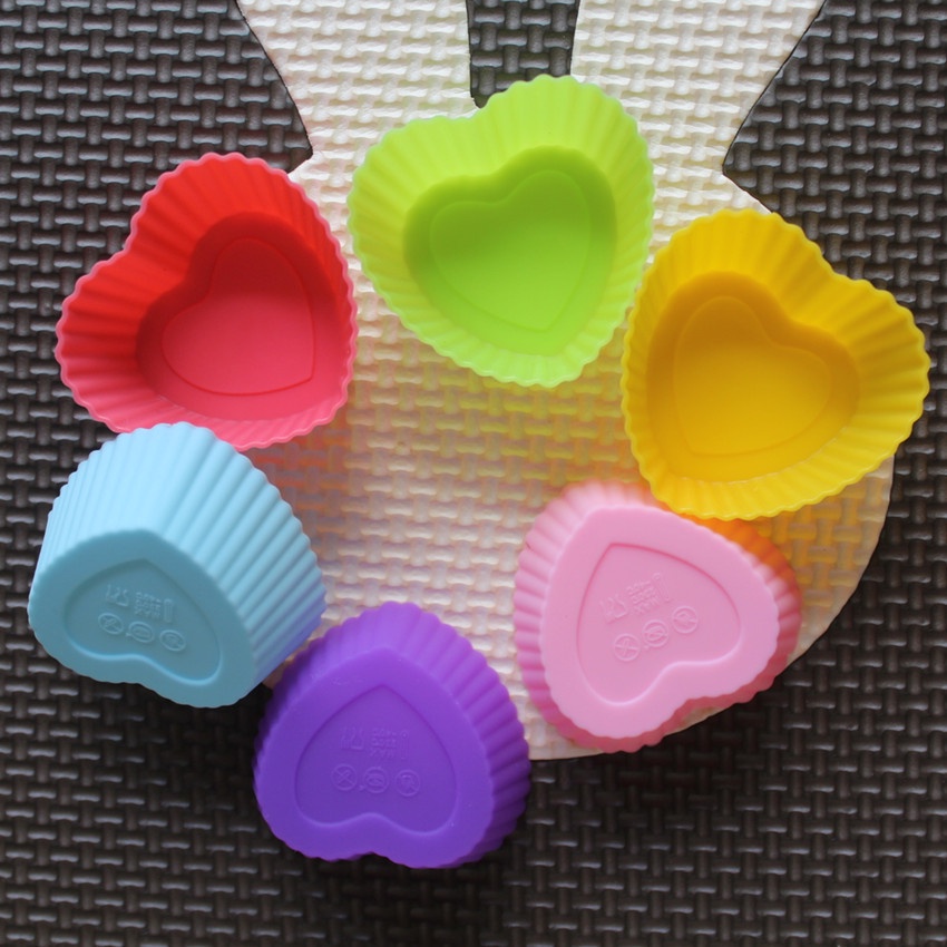 6 Pcs Set Non-Stick Flower Des - Melt Pour Soap Base review and price