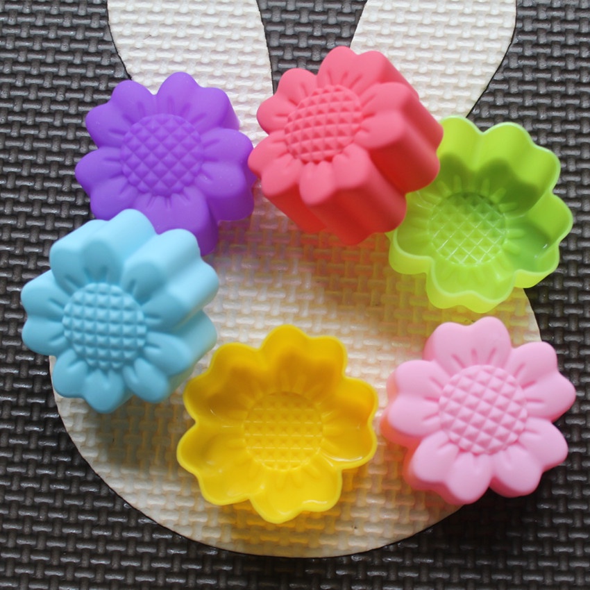 6 Pcs Set Non-Stick Flower Des - Melt Pour Soap Base review and price